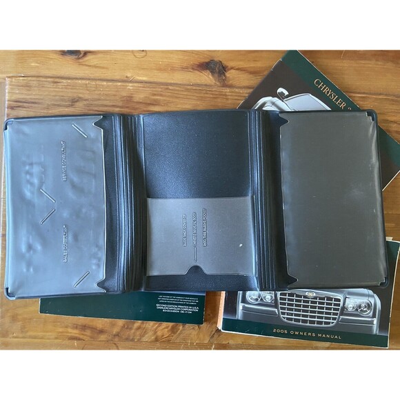 Chrysler 300 Log Book Service Manuel and Warranty Book with Case oem 2005 - Picture 3 of 10